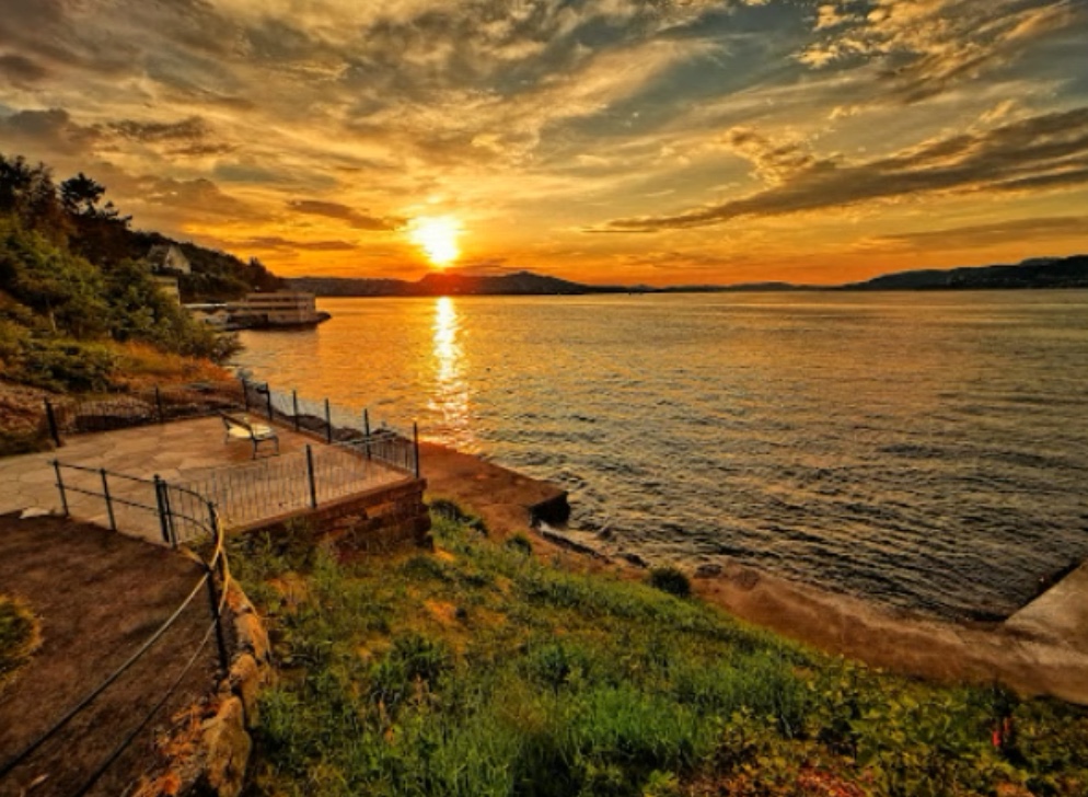 Kariholen bade- og utsiktsplass