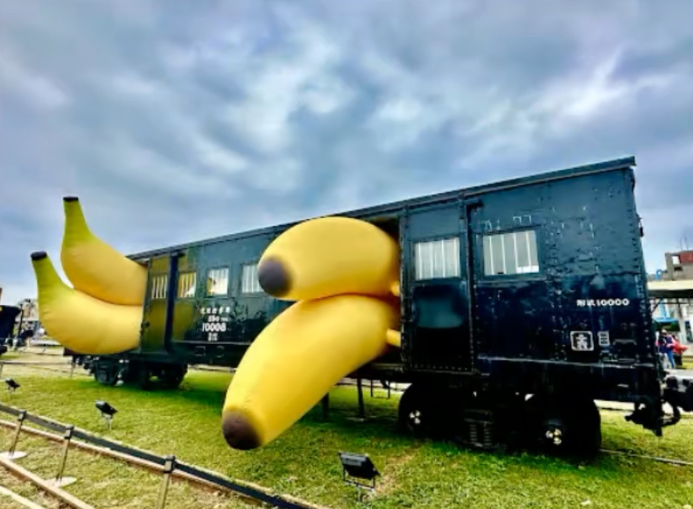 台鐵廢棄展示用代用行李車