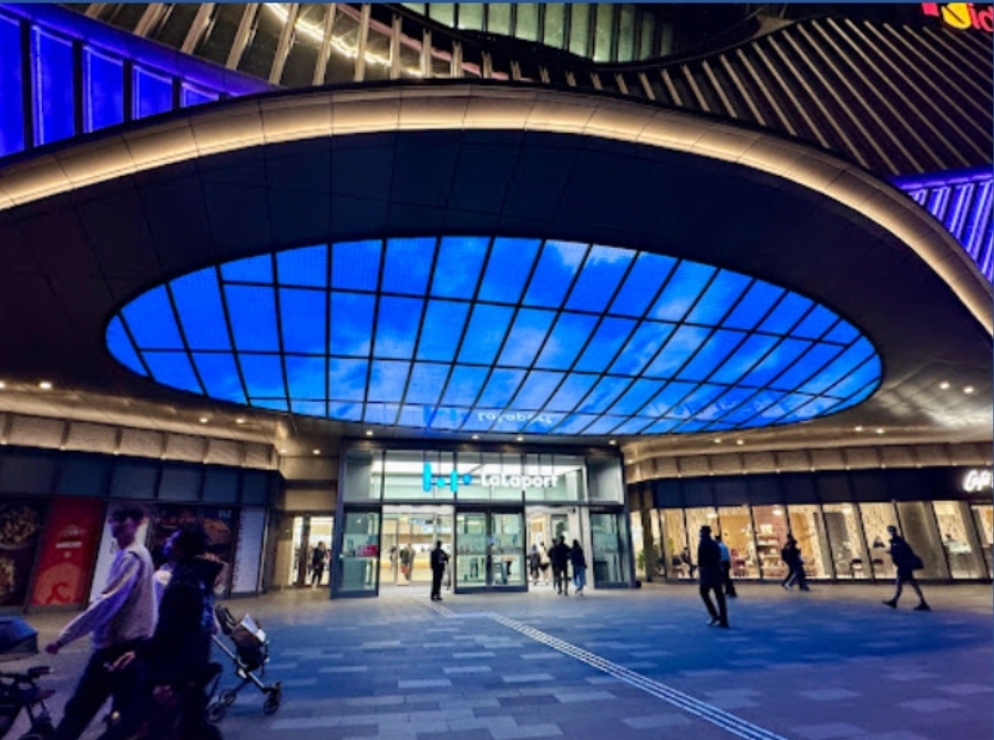 三井LaLaport南港 正門入口處