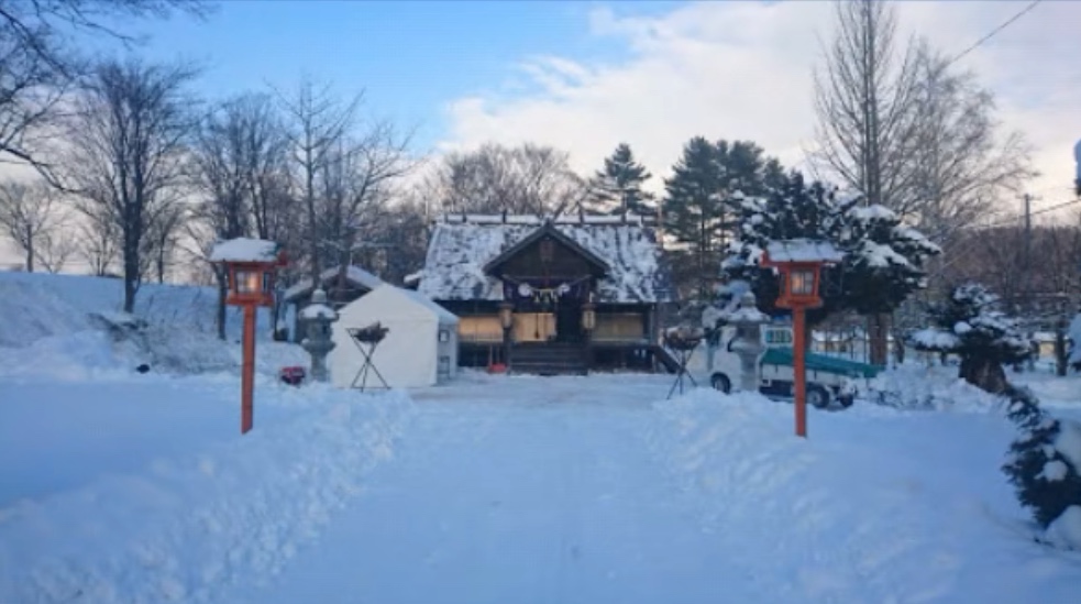 夕張紅葉山神社