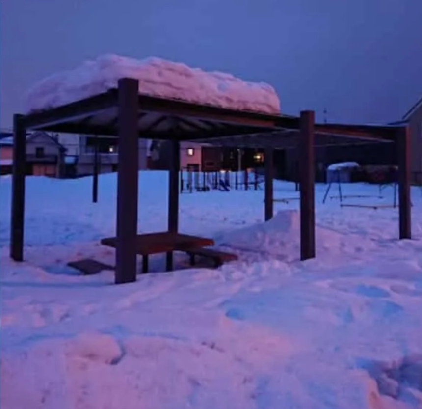 明日風すいか公園 東屋