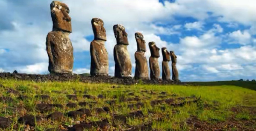 AHU AKIVI MOAI