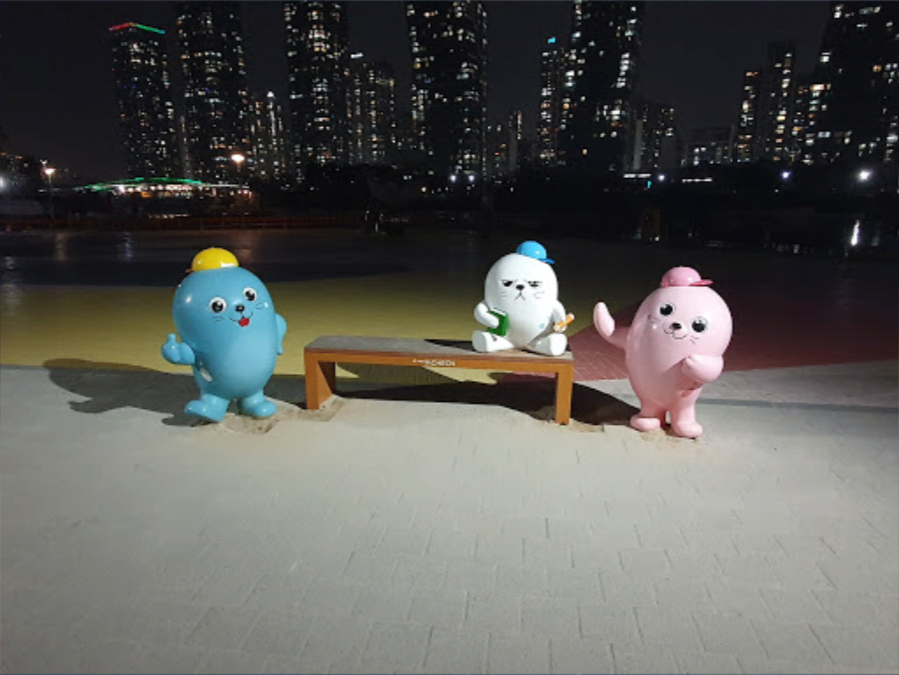 버미 꼬미 애이니 벤치