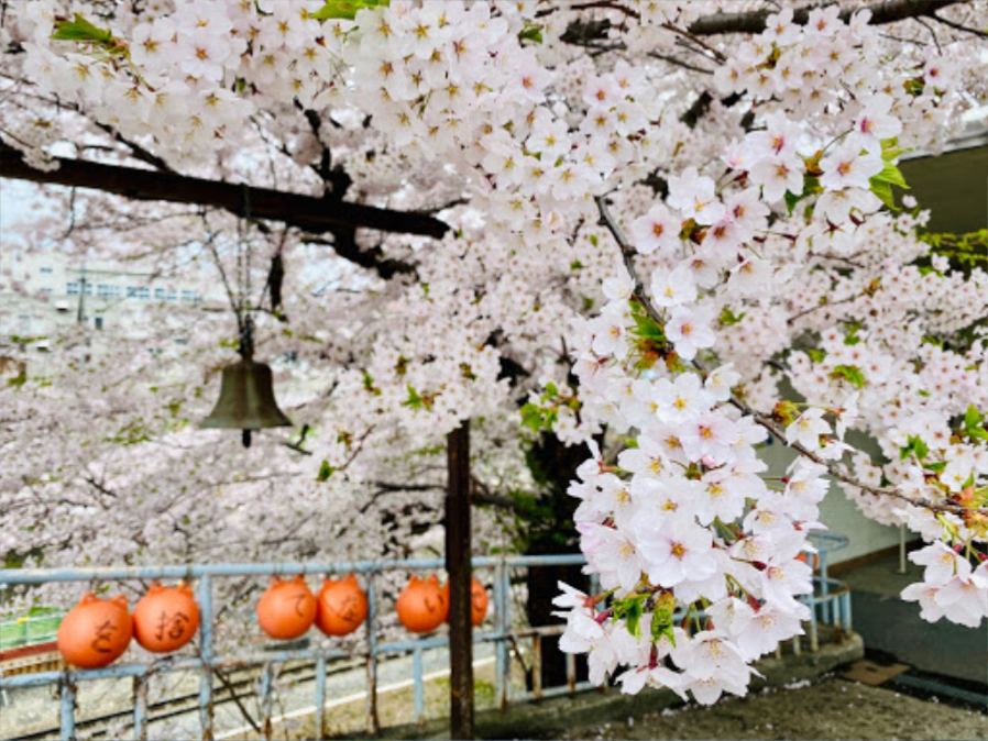 南小樽駅前の鐘