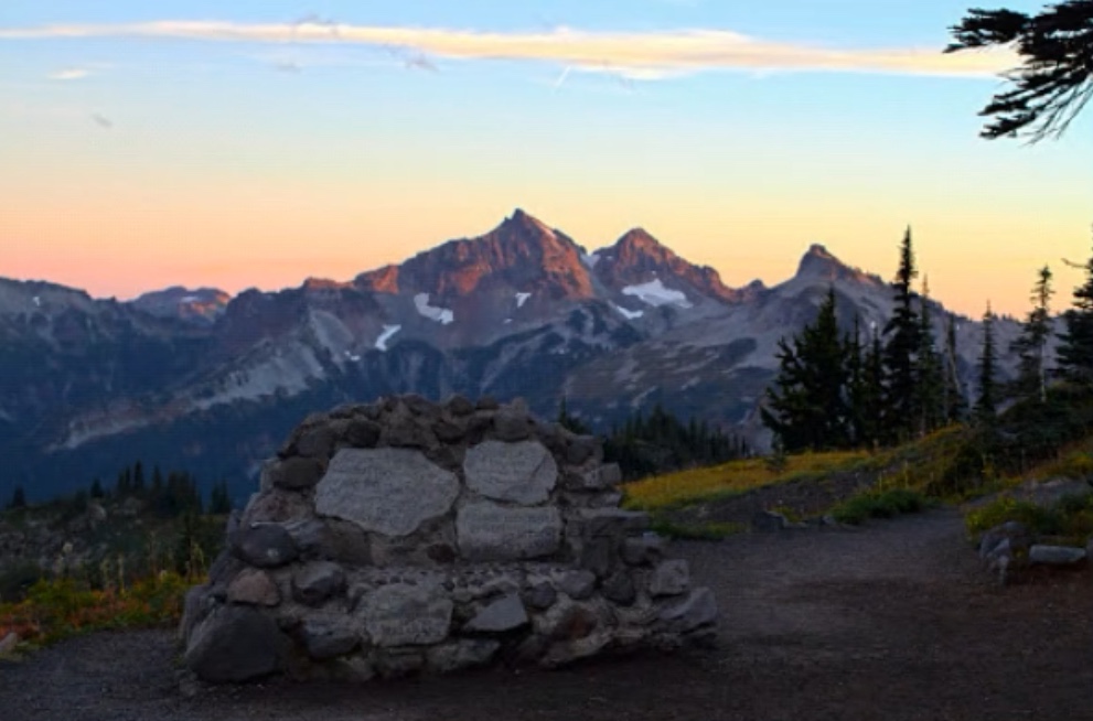 Monument to the first Ascent -