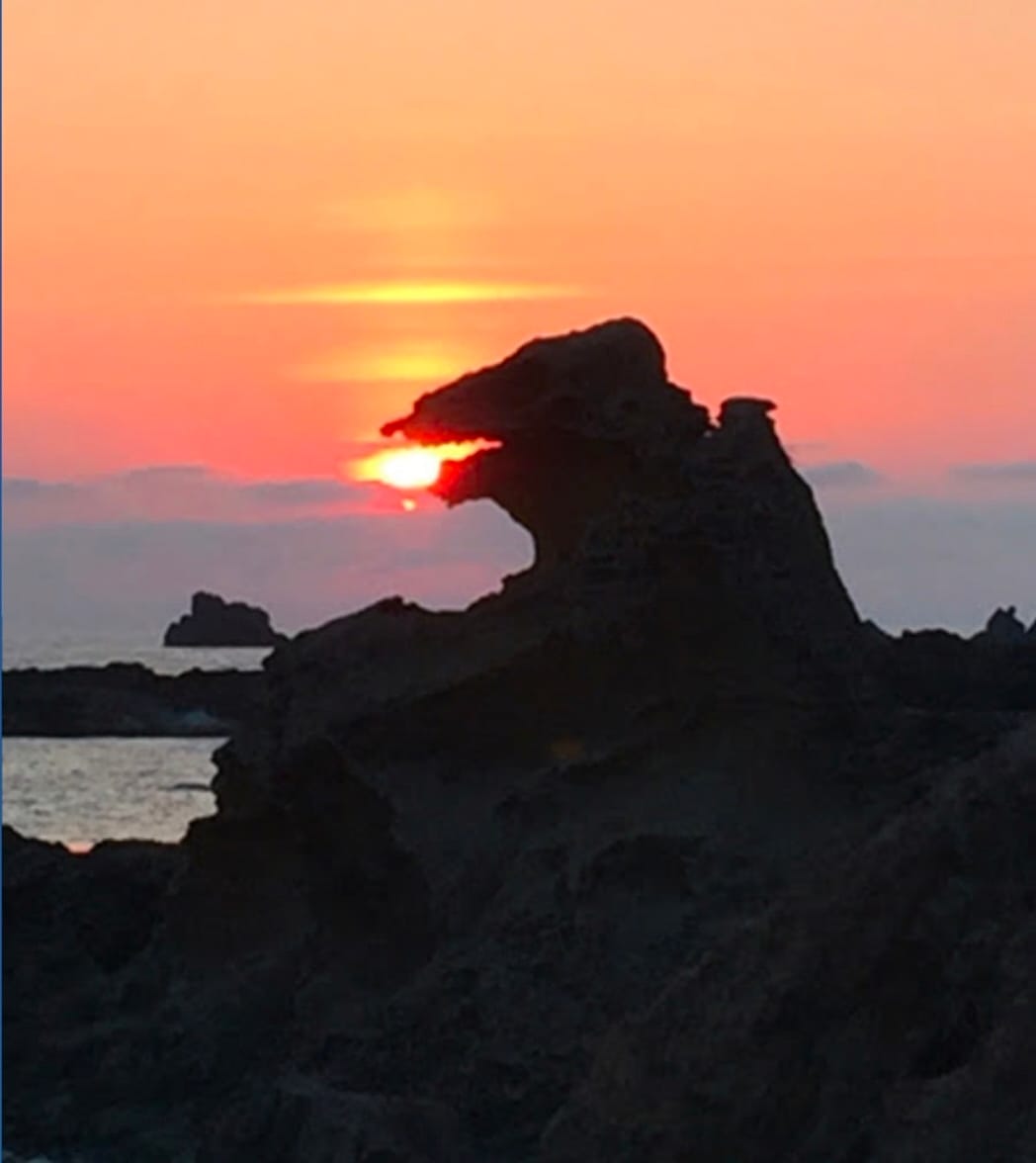 ゴジラ岩