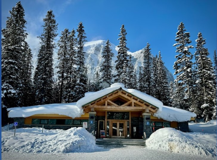 Lake Louise Rest Stop
