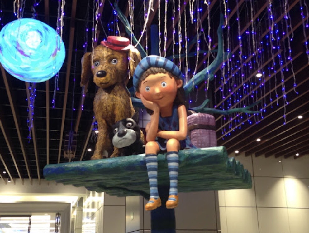 狗、貓、小女孩